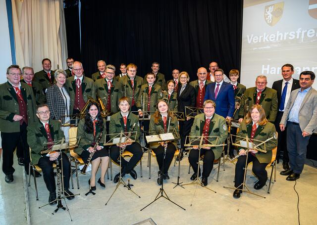 Musikalisch gestaltet wurde die Eröffnungsfeier zur neuen Umfahrung vom Musikverein Rückersdorf-Harmannsdorf. | Foto: NLK Burchhart