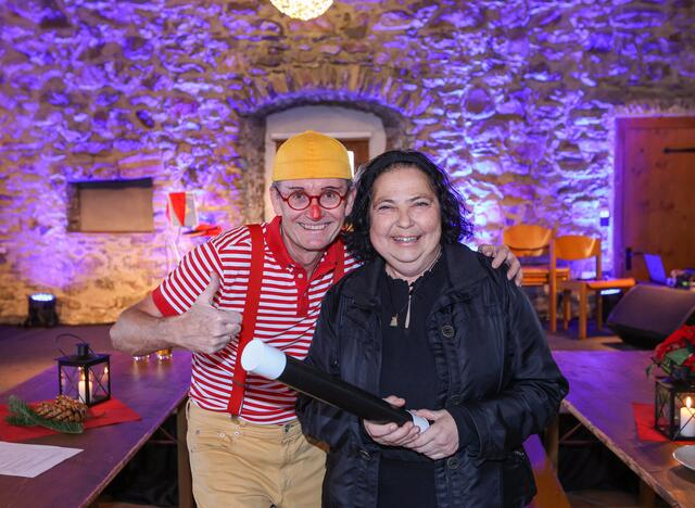 Zauberclown Tommi mit Burgherrin Misha Hollaus.