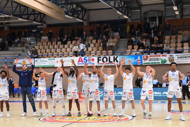Die Gunners-Welle rollte wieder in der Oberwarter Sporthalle. | Foto: Michael Strini