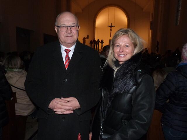 Die Gäste wurden feierlich am Eingang der Kirche empfangen. 