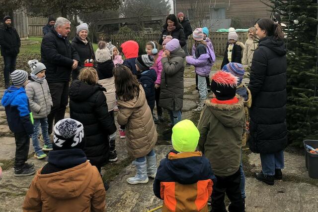 Bgm. Karl Bohnstingl bedankte sich und wünschte frohe Weihnachten | Foto: Genussladen