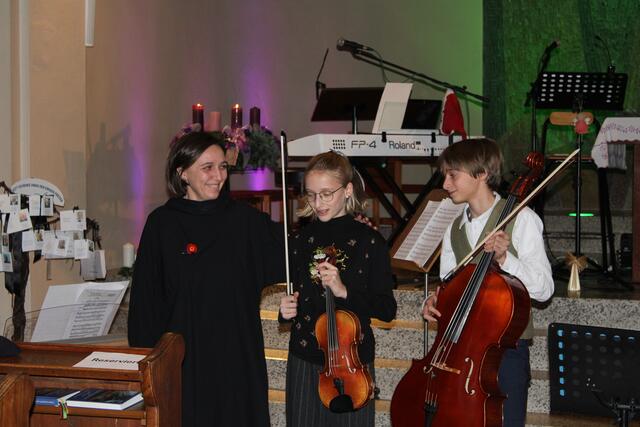 Christina Wacks mit den jungen Talenten Johanna und Benjamin Wacks. 