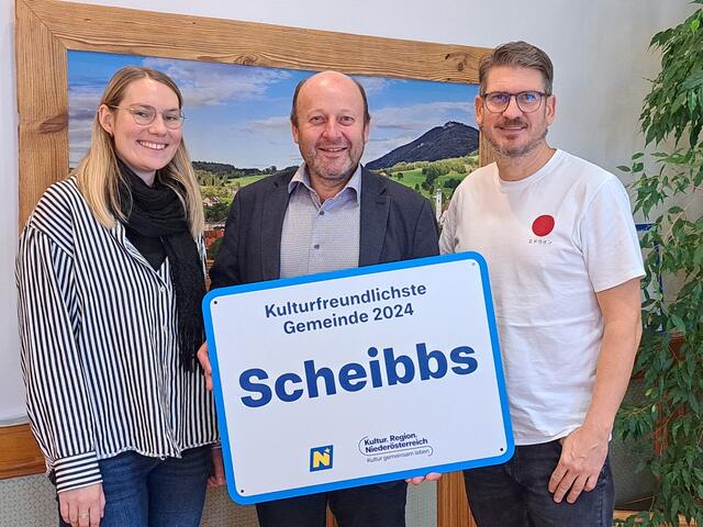 Der Scheibbser Bürgermeister Franz Aigner (M.) stellt sich in Scheibbs als Spitzenkandidat für die ÖVP zur Verfügung. | Foto: Stefanie Machtinger