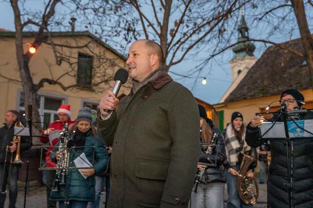 Bürgermeister Paul Frühling bei der Eröffnung. | Foto: Gemeinde Moosbrunn