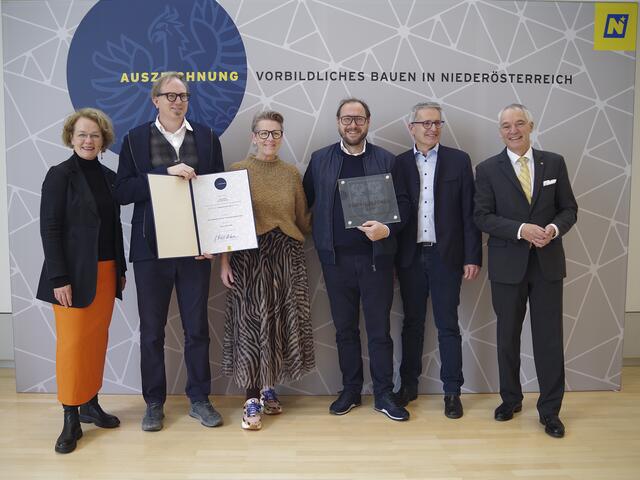 Auszeichnung fürs Refugium: Christiane Teschl-Hofmeister, Heinz Glazl, Stefanie Metzger, Joachim Mayr, Josef Schachner und Walter Steinacker | Foto: Foto Dürr