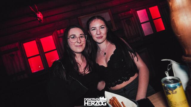 Jelena und Lindsey | Foto: Diskothek Herzog