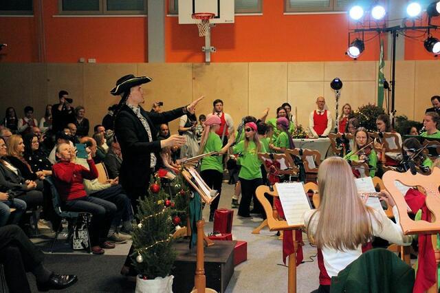 Bernhard Plos und seine Piraten, die Show des Musikunterrichts Mooskirchen. | Foto: Cescutti