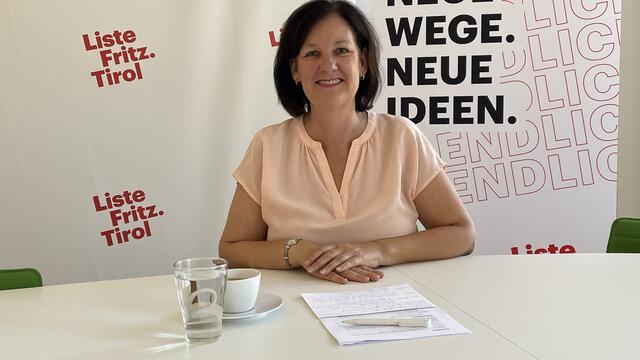 Haselwanter-Schneider ist seit 2000 Kammerrätin der Kammer für Arbeiter und Angestellte für Tirol und Vorsitzende des Bildungspolitischen Ausschusses.
