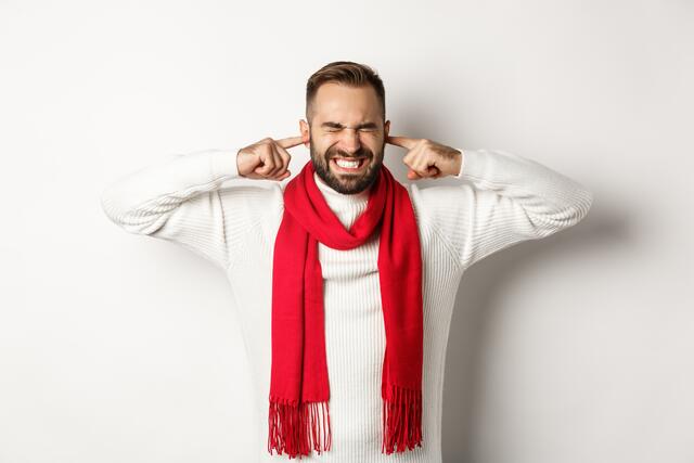 Für manche Menschen ist der Advent die schönste Zeit im Jahr, für andere ist sie aber die stressigste. Viele sind vom Geschenkeeinkauf, den Menschenmassen und der Weihnachtsmusik genervt.  | Foto: Benzoix (YAYMicro)/PantherMedia
