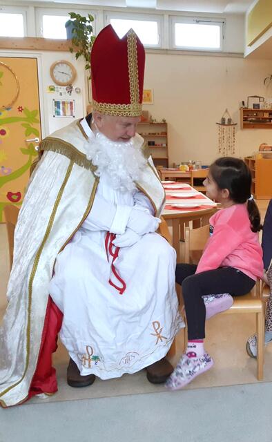 Nikolaus und Selin. | Foto: Caritas