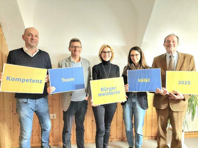 Bürgermeisterin von Stockerau, Andrea Völkl, mit ihrem Kompetenz-Team. Vizebürgermeister Martin Falb, Michael Wottawa, Bürgermeisterin Andrea Völkl, Petra Lehner, Stadtrat Felix Koll. | Foto: Volkspartei Stockerau