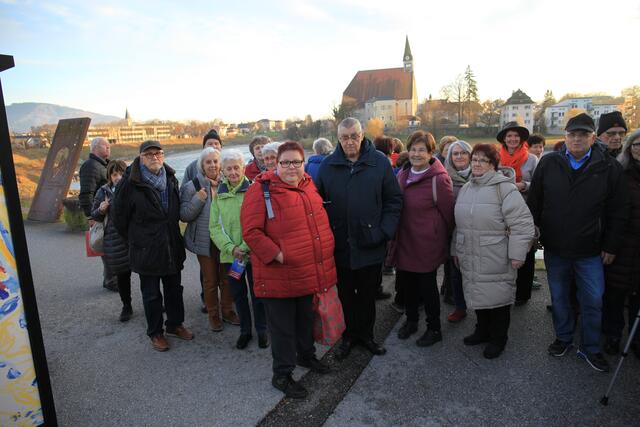 Die Pensionistinnen und Pensionisten auf dem Weg nach Oberndorf. | Foto: Pensionistenverband Schwarzenau