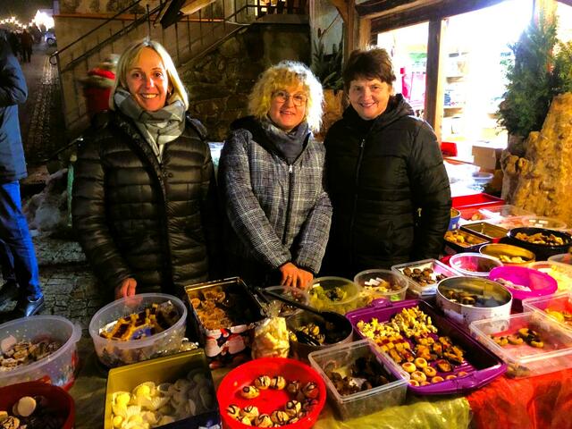 „A‘ richtigs Griss“ herrscht bei den Kekserlfans wenn es um die Weihnachtsbäckereien der Esternberger Bäuerinnen geht. | Foto: Gruber