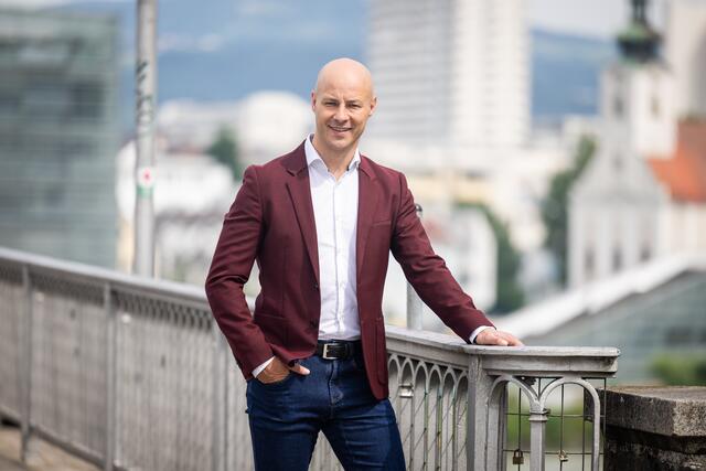 Vizebürgermeister und VP-Bürgermeisterkandidat Martin Hajart würde die Themen Verkehr, Integration und Wirtschaftsförderung "zur Chefsache" erklären. | Foto: FLAP Photography