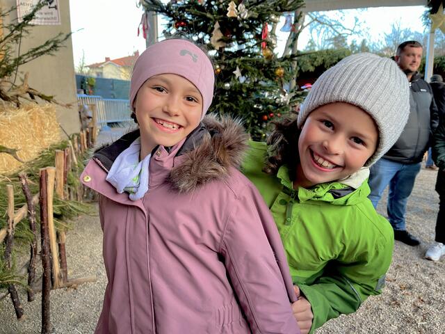 Julia T. und Aura S. | Foto: Alejandra Ortiz