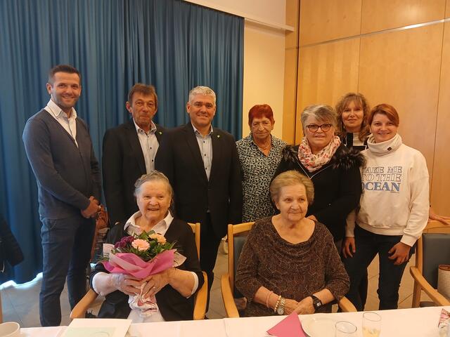 90.  Geburtstag Frau Bartosch Franziska im Pflegeheim in Zistersdorf.