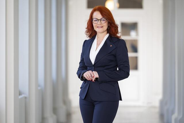LR Cornelia Hagele ist zuständig für: Gesundheit, Pflege, Bildung, Wissenschaft und Forschung. | Foto: Land Tirol/DieFotografen