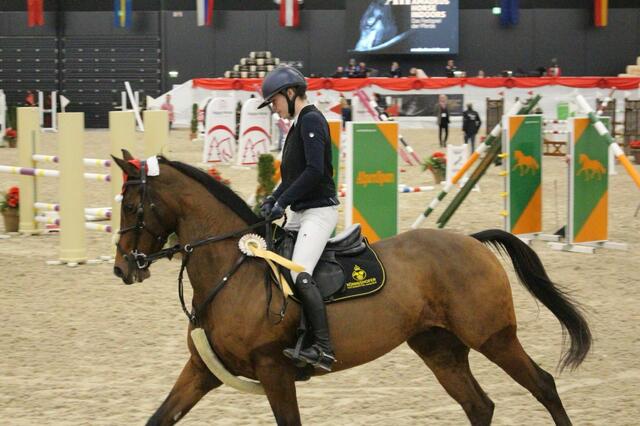 Katrin Kettner vom LRFV Gols gab in Salzburg ihr Debüt und glänzte auf Anhieb.  | Foto: Georg Kettner