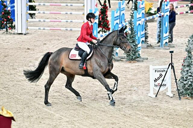 Bianca Babanitz vom Team Pink Unicorn Purbach bewies ihr Können mit zwei Pferden. | Foto: oneklickfoto
