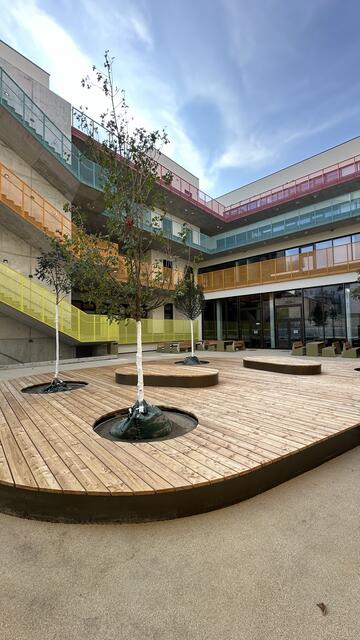 Den Schülerinnen und Schülern der VS Leystraße steht nach dem Umbau ein moderner Innenhof zur Verfügung.  | Foto: BV 20