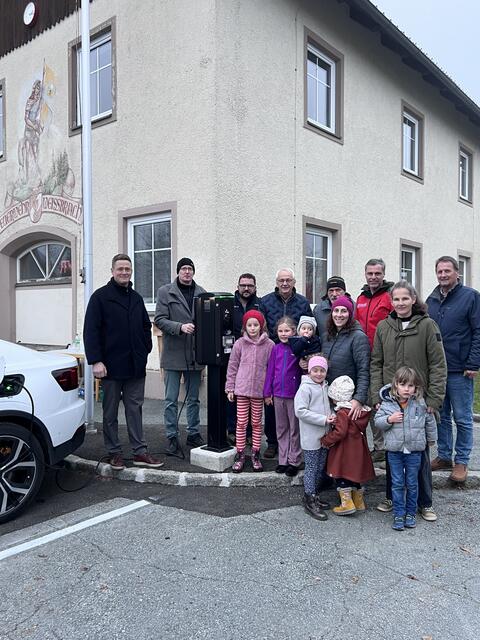 Freunde und Vertreter der Gemeinde Gitschtal, sowie Kameraden der FF Weißbriach waren bei der Eröffnung anwesend.  | Foto: Christian Wastian