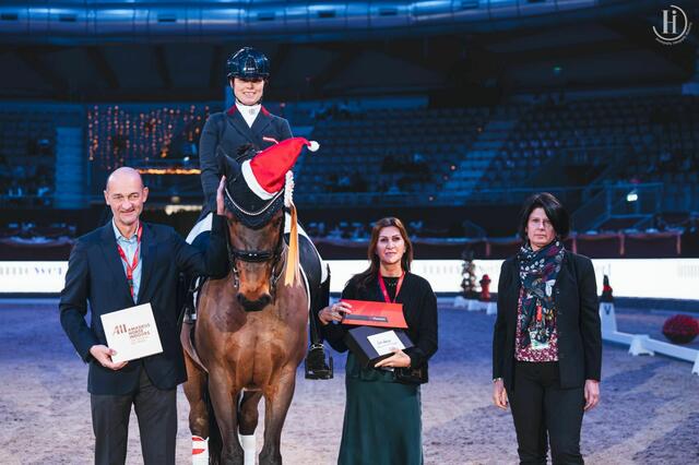 Kerstin Kronaus vom Reitsportzentrum Pannonia in Sieggraben begeisterte im Dressurdreieck. | Foto: Pictures by Helene, Foto Dill, privat