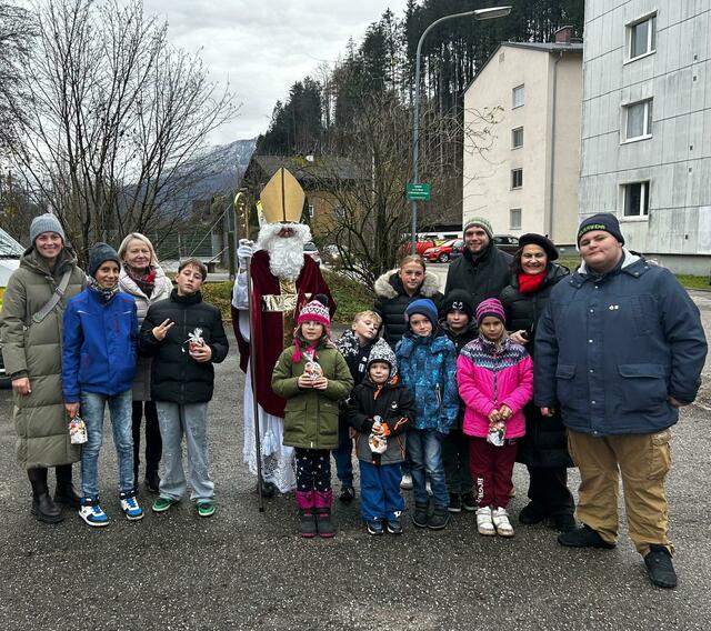 Die Freude über den Nikolausbesuch in Roith war groß.
