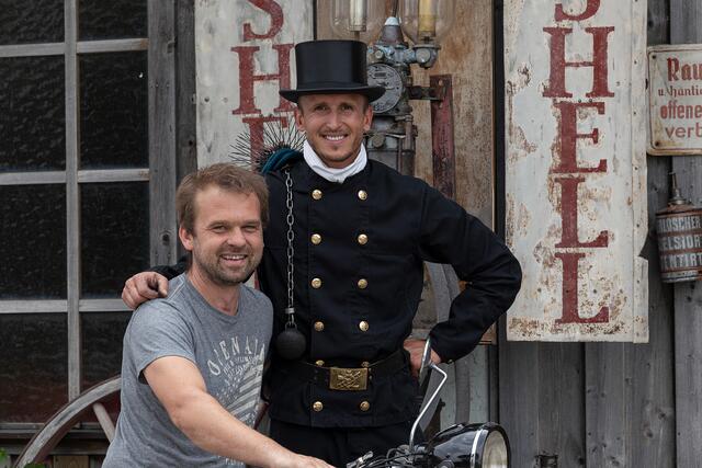 Im Bild: Fotograf Hubert Reiter aus Abtenau und Rauchfangkehrermeister Christoph Kasberger aus Kuchl. | Foto: Hubert Reiter