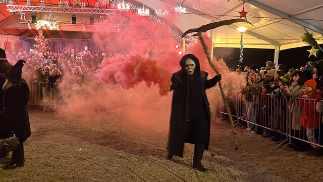 „Das ist einfach einzigartig!“, hörte man immer wieder aus dem Publikum, das gebannt und voller Staunen das Schauspiel verfolgte.  | Foto: Alejandra Ortiz