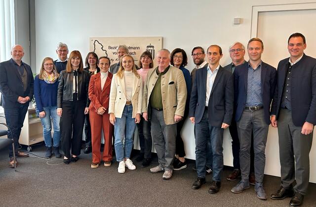 In der Bezirkshauptmannschaft sprachen die Teilnehmer unter anderem über erfolgreiche gemeinsame Projekte. | Foto: BH Rohrbach