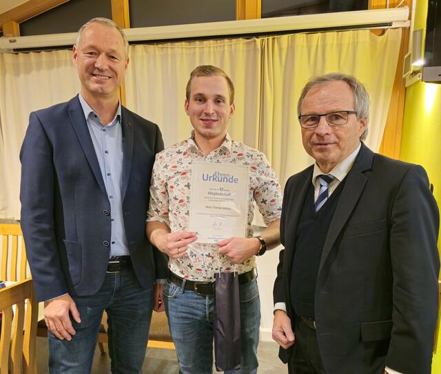 Ortsparteiobmann Robert Roither, Obmann-Stv. Thomas Zellinger, Bezirksparteiobmann Wolfgang Klinger
 | Foto: FPÖ GR/EF