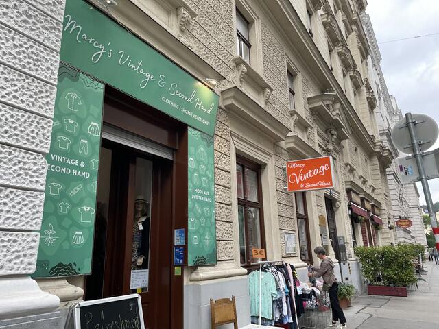 Gleich in der Nähe des Karlsplatzes befindet sich, in der Gußhausstraße 23/1, das "Marcy Vintage".  | Foto: Karina Stuhlpfarrer