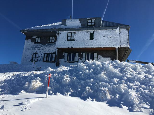 Die Schutzhütte am Eisenerzer Reichenstein ist Wind und Wetter ausgesetzt. | Foto: WAFO