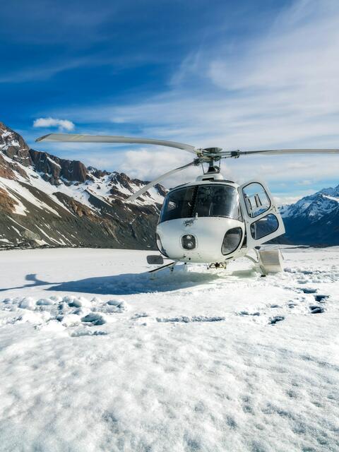 Wenn sanfter Tourismus angeboten wird und auch verlangt wird, hat Heliskiing keinen Platz, oder? | Foto: getty images/unsplash