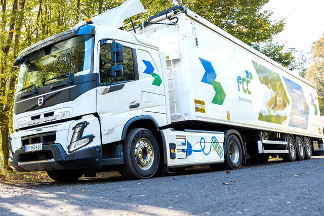 Dieses E-Fahrzeug transportiert seit über einem Jahr Abfall u.a. von Leibnitz nach Halbenrain.  | Foto: SMATRICS