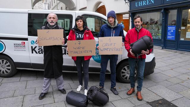 Caritas-Winterpaket: Für 70 Euro können hilfsbedürftige Menschen mit sieben Mahlzeiten und einem Schlafsack versorgt werden. | Foto: Andreas Pölzl/ MeinBezirk