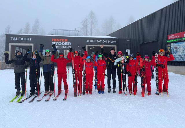 Große Freude beim Gratis OÖ Schulskitag in Hinterstoder und auf der Wurzeralm. | Foto: HIWU