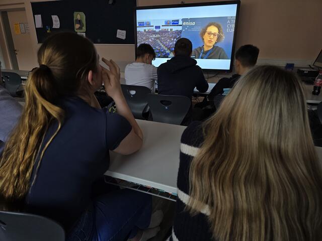 Diskussionsleiterin war die EU-Beauftragte für Cyber Security von der EU-Agentur "Enisa", sie wurde live aus Hierakleon/Kreta zugeschaltet. | Foto: Wolfgang Perndorfer