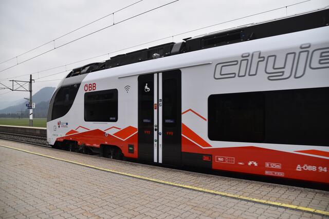 Mehr Menschen in Tirol nutzten 2024 das Klimaticket. | Foto: Barbara Fluckinger