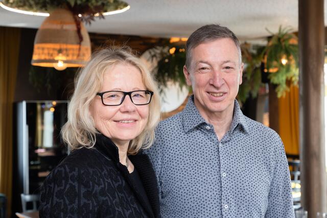 Fixpunkt am Jakominiplatz und "freundliche Zone": Karin und Günther Winkler haben zahlreiche Stammkundinnen und Stammkunden. | Foto: Konstantinov