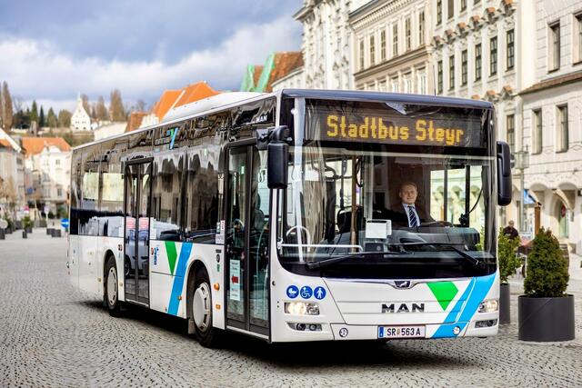 Zwischen den Linien 3, 8A, 8B und 10 kann man künftig auf dem Stadtplatz umsteigen. | Foto: SBS