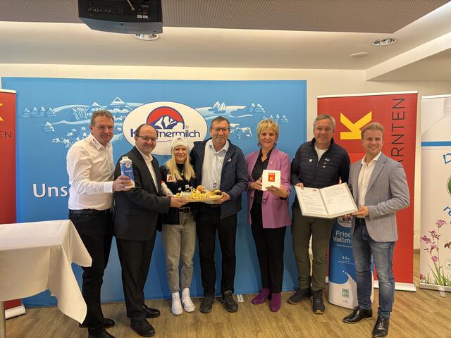 Dieter Mörtl (Präsident Kärntner Landesskiverband), Helmut Petschar (Direktor Kärntnermilch), Katharina Truppe (Skirennläuferin des ÖSV Nationalteams), Albert Petschar (Obmann Kärntnermilch), Karin Bernhard (Landesdirektorin ORF Kärnten), Fritz Strobl (Olympiasieger) und Hanno Douschan (Generalsekretär Landesskiverband Kärnten) | Foto: MeinBezirk.at