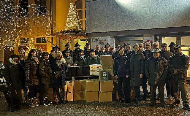  Karin Summerauer, Jutta Vecera, Christine Kohzina, Herbert Ullmann, Emi Spatzierer, Gabi Ullmann, Michaela Bernscherer, Franz Ebner, Isabella Vogt, Werner Bergmayer, Josef Kohzina, Erna Z., Daniel Kohzina, Helmut Höflinger, Markus Weninger, Werner Schrenk, Christian Summerauer, Herwig Krammer, Franz Fuhrmann, Christina Schodl-Meier, Gerhard Doppelhofer, Thomas Bernscherer, Laura Mannschein, Robert Bernscherer, Alfred Hiller, Bertl Heger, Johann Graf, Lukas Heger, Josef Studeny, Ossi Tahirovic. | Foto: Jagdbezirk Mistelbach 