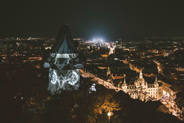 Auch im Jahr 2025 wird Graz wieder Schauplatz zahlreicher Veranstaltungen. Unter anderem wird von 24. bis 26. Oktober das Klanglicht-Festival für ein beeindruckendes Erlebnis sorgen. | Foto: Luke Goodlife