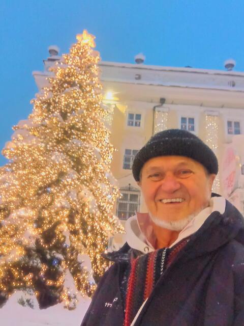 Das Welser Original Gunter Köberl verbringt Silvester bei der Tochter. | Foto: Köberl