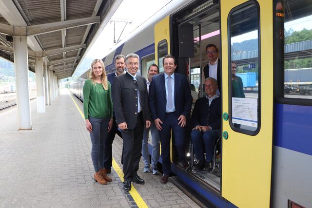 Mit 1. Juli ist es jetzt möglich auch über die Österreichischen Grenzen hinaus ohne Aufpreis mit der BRB zu fahren. | Foto: Christiane Nimpf