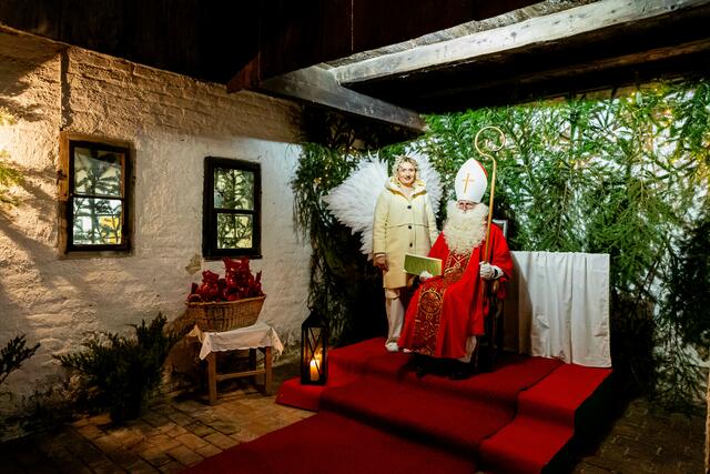 Anstelle eines Krampusses hat den Nikolaus ein Engel begleitet. | Foto: photograefin