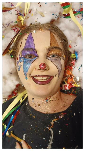 "Wünsche Euch allen einen schönen restlichen Faschingsdienstag", schrieb Tina Seifried am 13. Februar 2024 zu diesem süßen Faschingsschnappschuss. | Foto: Tina Seifried