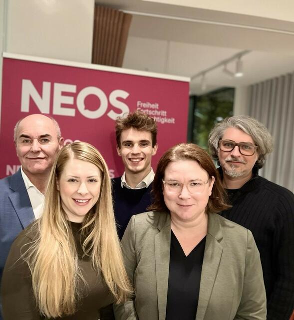 Das Bezirksteam von Neos Leopoldstadt wurde neu gewählt. Bezirkssprecher ist Simon Becke (m.). | Foto: Neos Leopoldstadt