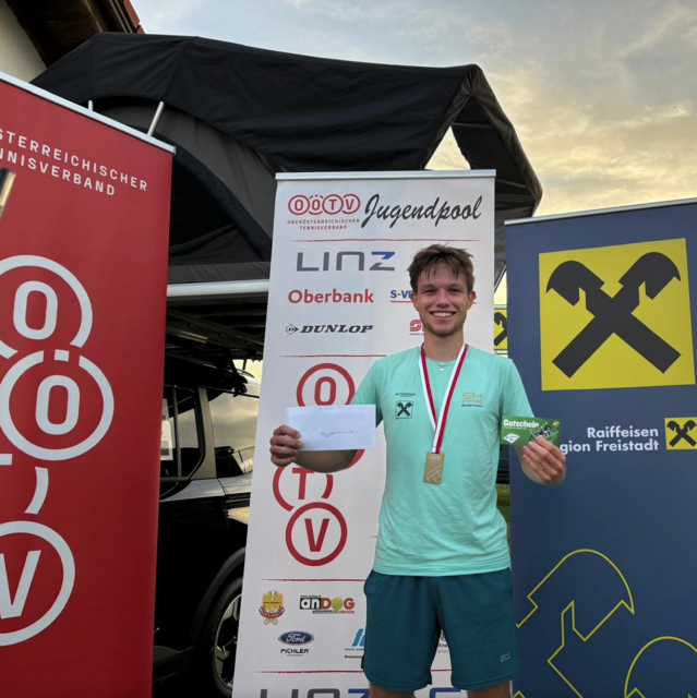 Tennis: Viktor Hockl aus Enns kürte sich zum Herren-Landesmeister. | Foto: Hockl